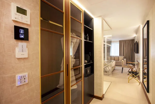 Plus, Premium, Double or Twin Bed، Wine And Books Porto Hotel 4/4