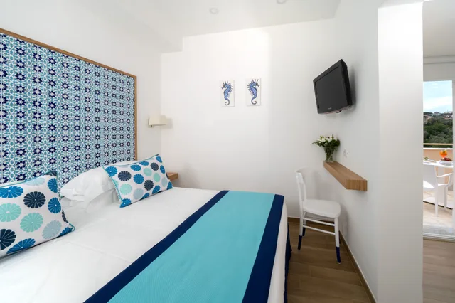غرفة بسرير مزدوج بشرفة، Hotel Miramare Sorrento 3/6