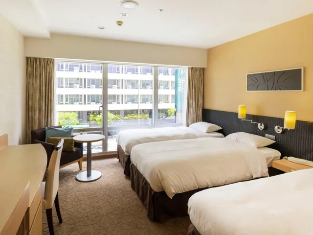 غرفة ثلاثية، Nishitetsu Resort Inn Naha 1/4