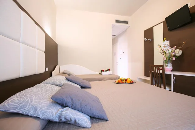 غرفة ثلاثية، Bergamo Hotel 4/10