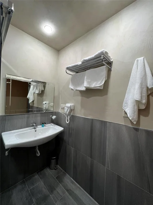 جناح بسرير كوين مع أريكة، Best Western Bohemian Resort 4/4
