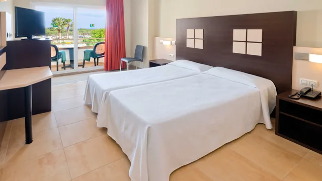 غرفة قياسية بسرير مزدوج أو سريرين منفصلين، ALEGRIA Florida & Spa 4/8