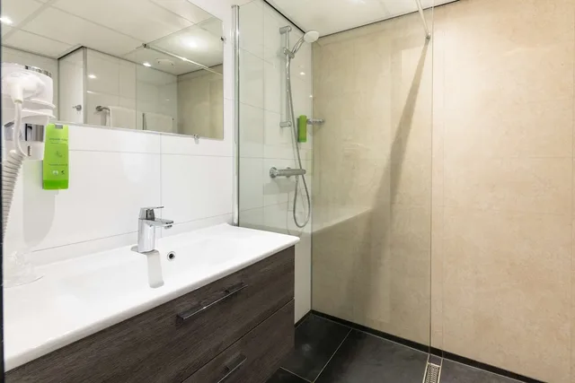 جناح جونيور بسريرين منفصلين، Golden Tulip Ampt Van Nijkerk 6/9