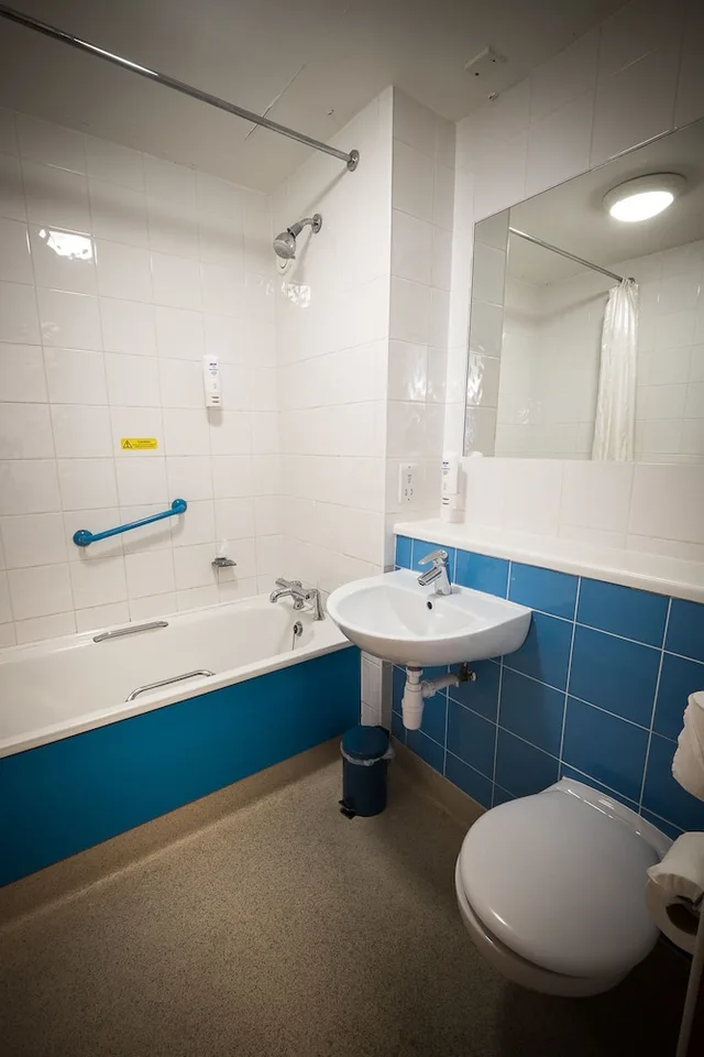 Standard, Double Bed, Travelodge Waterford 3/3