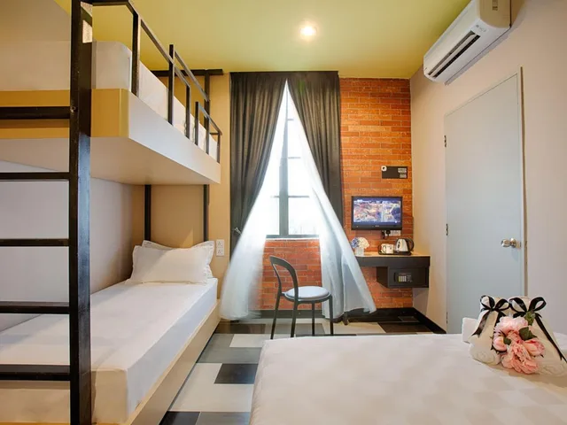 غرفة ديلوكس عائلية رباعية، the youniQ Hotel 2/3