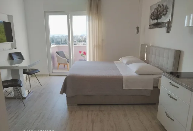 استوديو فاخر بسرير كينج بإطلالة على البحر بشرفة، Villa Lavanda 4/6