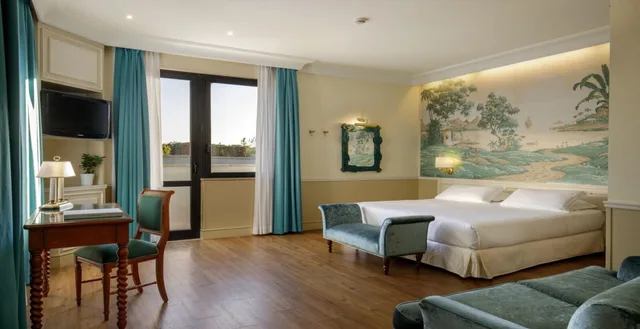 Studio, Queen Bed, Donna Laura Palace Hotel 2/6