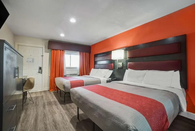 غرفة قياسية بسريرين كوين، Motel6 Bellville, OH - Mid-Ohio 3/6
