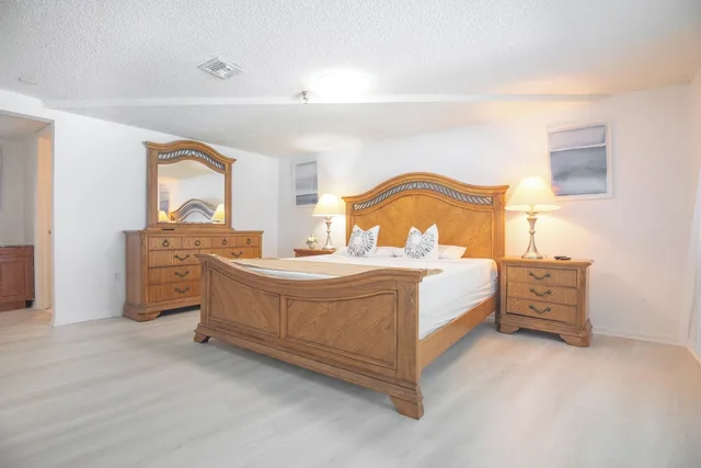 لوفت رئاسي، Girasole Apartments 5/10