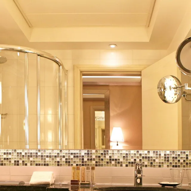 جناح بسرير كينج، Crowne Plaza Limassol 3/3