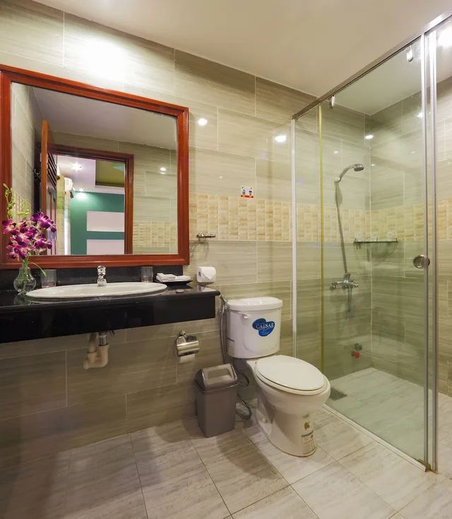 Bungalow, Queen Bed, Beach Front، Kim Hoa Resort 2/2