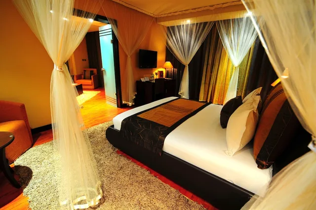جناح تنفيذي بسرير كينج بإطلالة على الحديقة، Munyonyo Commonwealth Resort 3/6