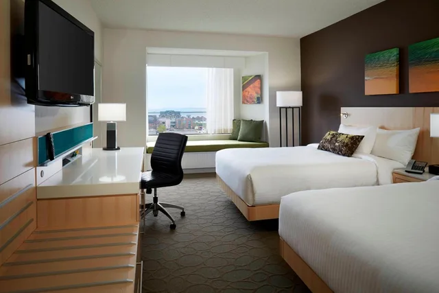 Room, 2 Queen Beds, Water View، Delta Hotels By Marriott Prince Edward 1/3