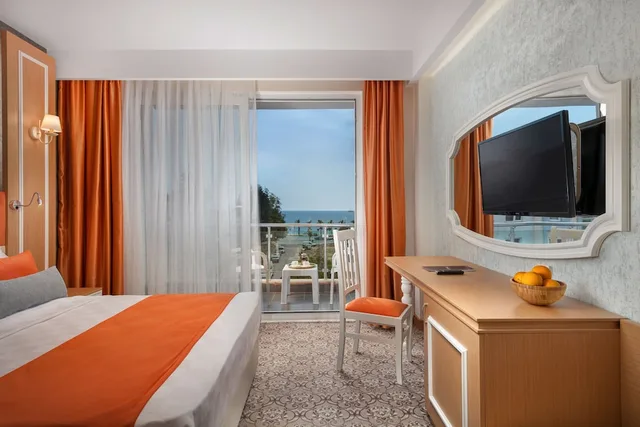 غرفة قياسية بسرير مزدوج بإطلالة جزئية على البحر، Golden Orange Hotel 3/4