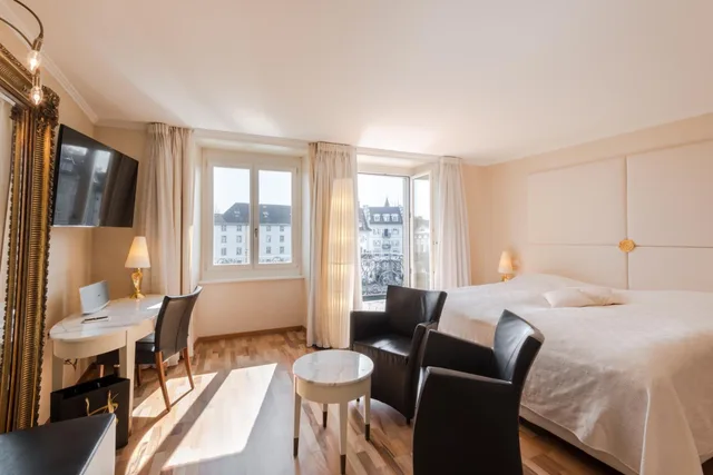 غرفة ثلاثية بسرير فردي بإطلالة على النهر، Hotel des Balances 6/8
