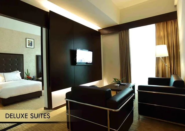Deluxe Suites، Symphony Suites Hotel 4/4