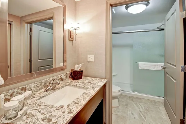 جناح بسريرين كوين بغرفة نوم واحدة مع أريكة، HOMEWOOD SUITES BY HILTON BRIDGEWATER/BRANCHBURG 2/2