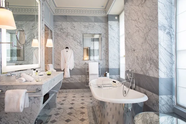 Prestige, King Bed, La Reserve Paris Hotel And Spa 3/5