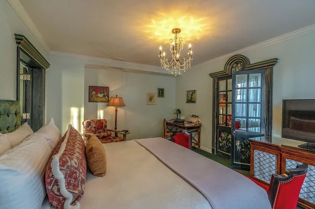 جناح سوبيريور بسرير كينج، The Pontchartrain Hotel 1/6