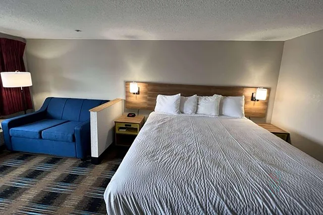 Suite, King Bed, Days Inn by Wyndham Liverpool/Syracuse 1/1