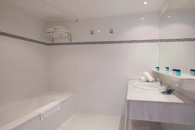 Room, Quadruple, Single Bed, htop Caleta Palace 4/5