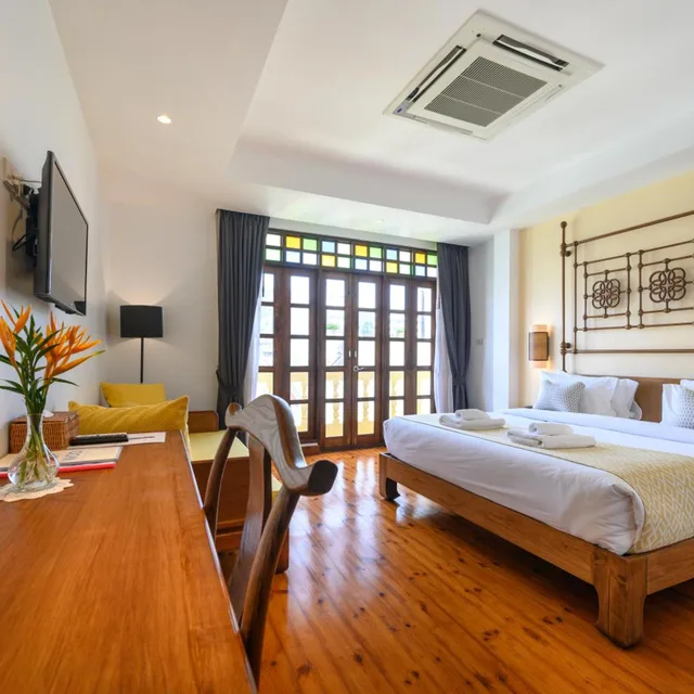 Deluxe, King Bed, WOO Gallery & Boutique hotel 5/10