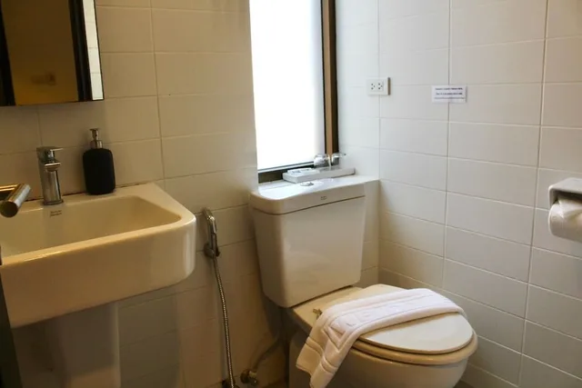 Cove, Deluxe, King Bed, Corner، S2 Hotel 3/3