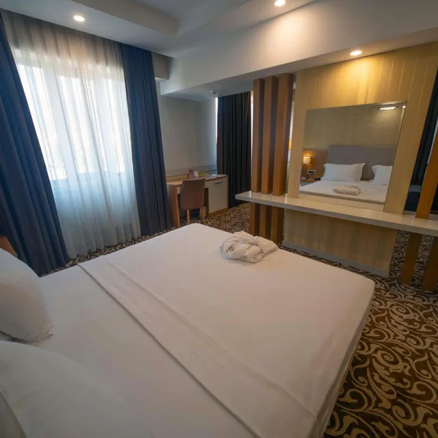 جناح، Grand Itimat Hotel 3/10