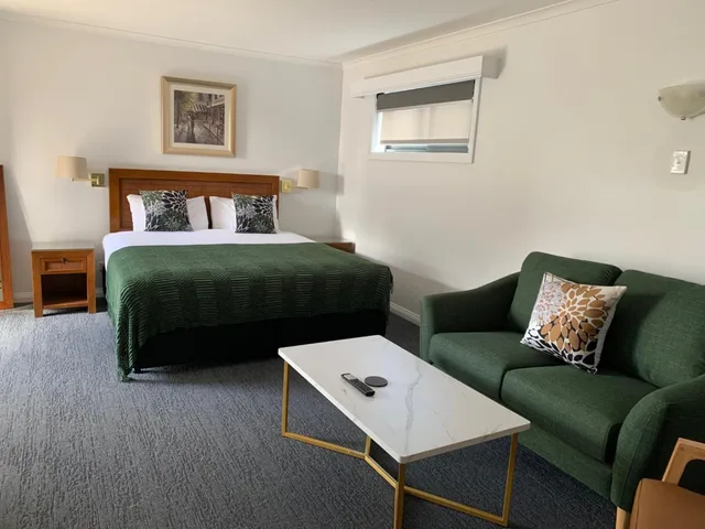 غرفة ديلوكس بسرير كينج، Armidale Pines Motel 1/2