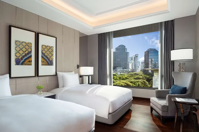 جناح غراند بسرير كينج بشرفة مع دخول الصالة، Sindhorn Kempinski Hotel Bangkok 3/8