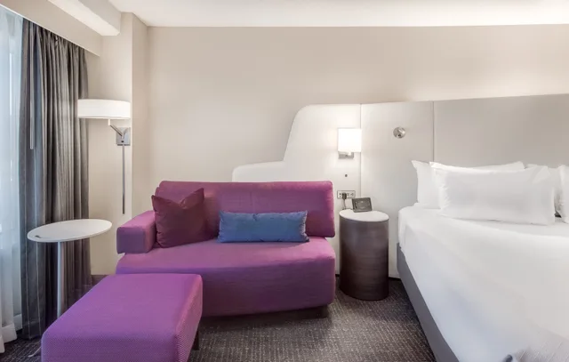 Worklife, King Bed، Crowne Plaza Cleveland At Playhouse Square An Ihg Hotel 8/10