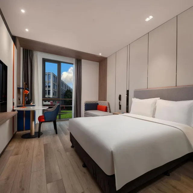 غرفة بسرير كينج وسرير كوين للمدخنين، HOLIDAY INN EXPRESS SHANGHAI PUJIANG 1/9