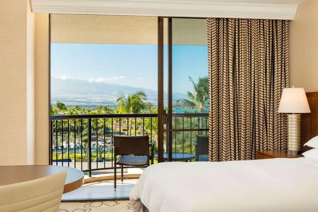 Room, Twin Beds, Resort View, Hilton Waikoloa Village 1/3
