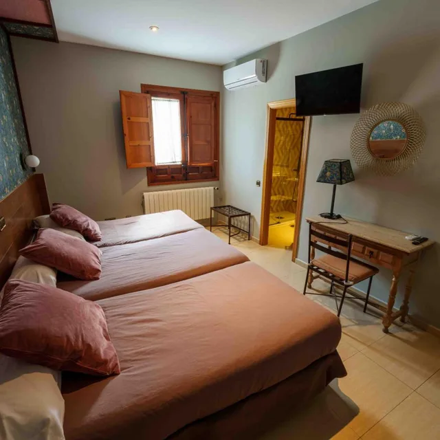 غرفة ثلاثية، Hotel Sol 5/10
