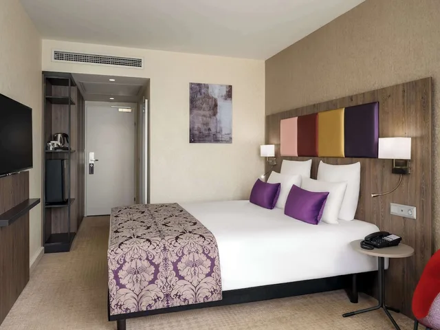 Basic, Double Bed, Museum View، Mercure Budapest Korona Hotel 2/5