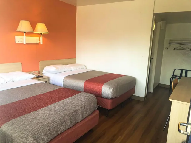 غرفة بريميوم رباعية، Motel6 Jacksonville, FL - Orange Park 1/10