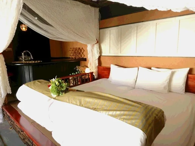 جناح، Yadoya Lodge 1/1