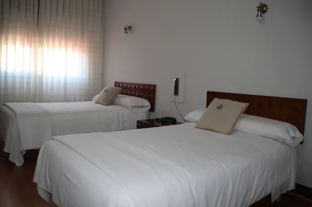 غرفة قياسية بسرير مزدوج، Marques de Santillana Hotel 3/10