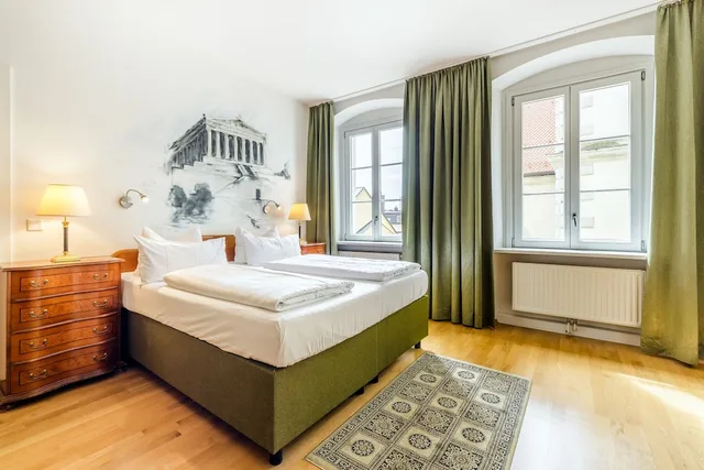 غرفة كومفورت بسرير كوين، Bohemian Hotel 1/5