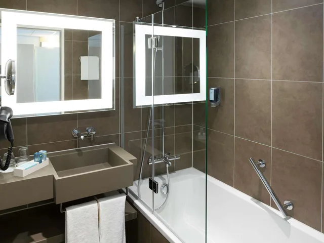 غرفة بريميوم بسرير مزدوج، Novotel Berlin Mitte 3/4