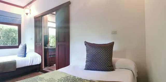 Downstairs, Gold, Extra, Forest View، Rabbit Resort 1/2