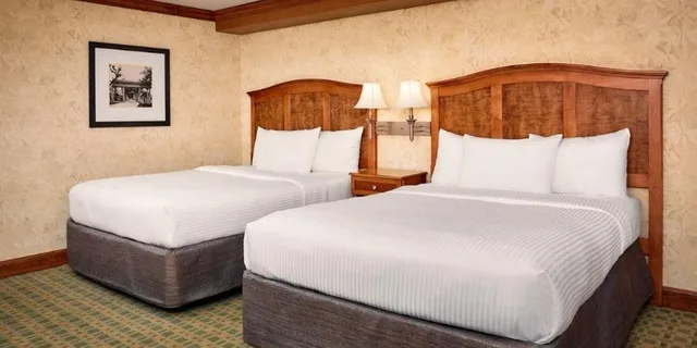 Preferred, 2 Queen Beds, West Wing، Oglebay Resort Conference Center 1/5