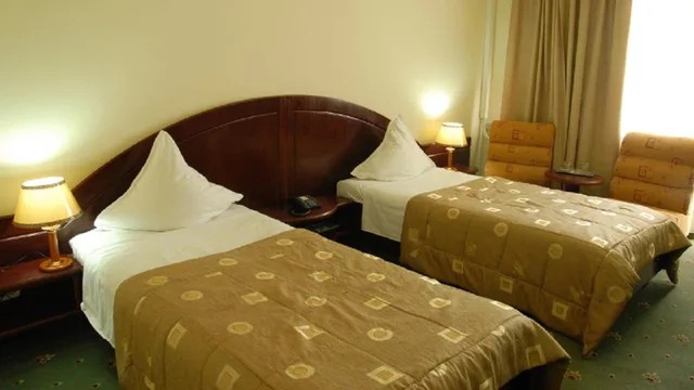 غرفة بسريرين منفصلين بشرفة، Hotel Delta 3 3/7