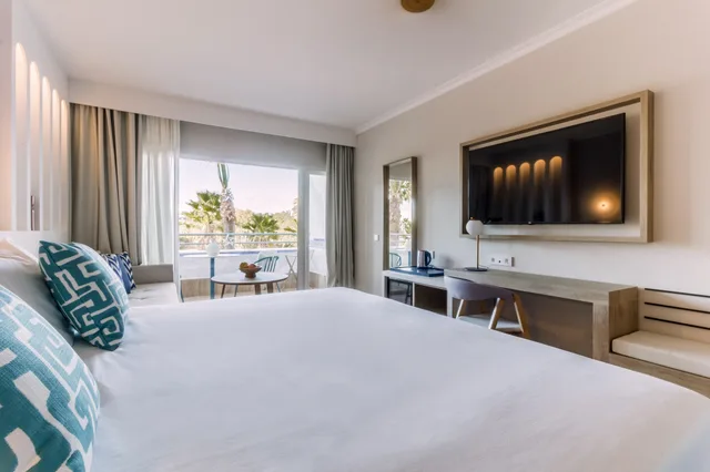 غرفة سوبيريور ديلوكس بسرير مزدوج أو سريرين منفصلين، METT Hotel & Beach Resort Marbella Estepona 2/3