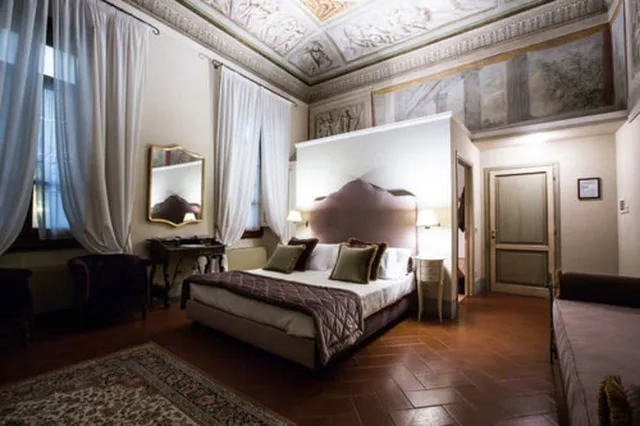 جناح جونيور بسرير كينج، Hotel Burchianti 1/1
