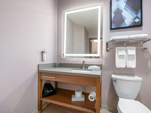 استوديو بسرير كوين، Candlewood Suites Bordentown-Trenton 8/9