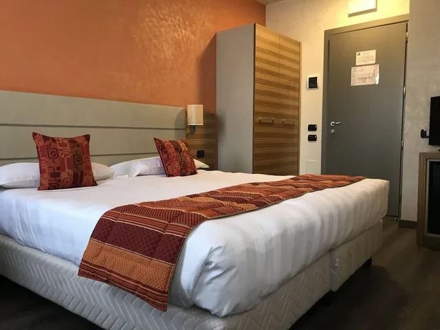 غرفة مفردة بسرير مزدوج، Bis Hotel Varese (ex ibis Styles Varese) 2/6