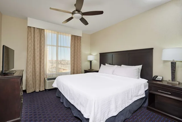 جناح استوديو بسرير كينج مع أريكة، Homewood Suites By Hilton Odessa 2/3
