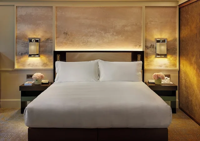 غرفة ديلوكس بسريرين منفصلين بشرفة، Mandarin Oriental Savoy, Zurich 2/4