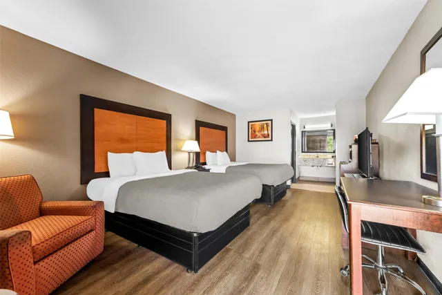 غرفة بسريرين مزدوجين، Quality Inn Richland - Jackson South 1/7